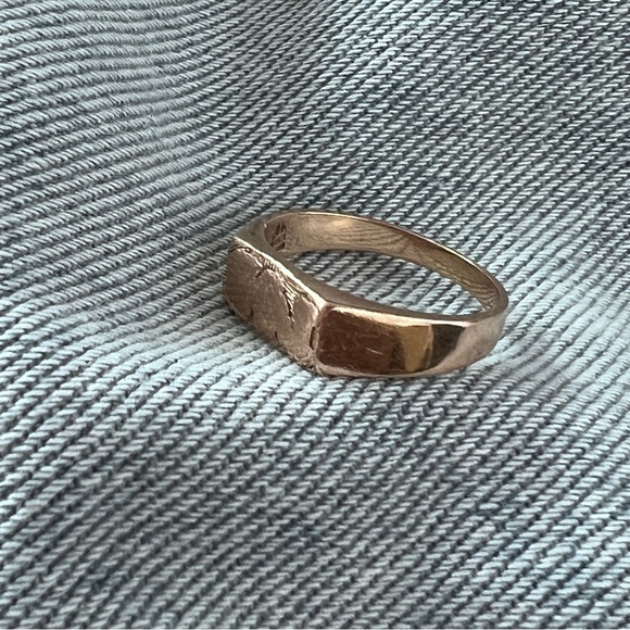 10k rose gold signet ring - Picture 6 of 8